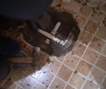 光泽卫生间漏水维修公司为您分享下卫生间渗水如何处理及注意事项